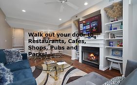 Lux Townhouse, Walk To All, Sleeps 6 Adults