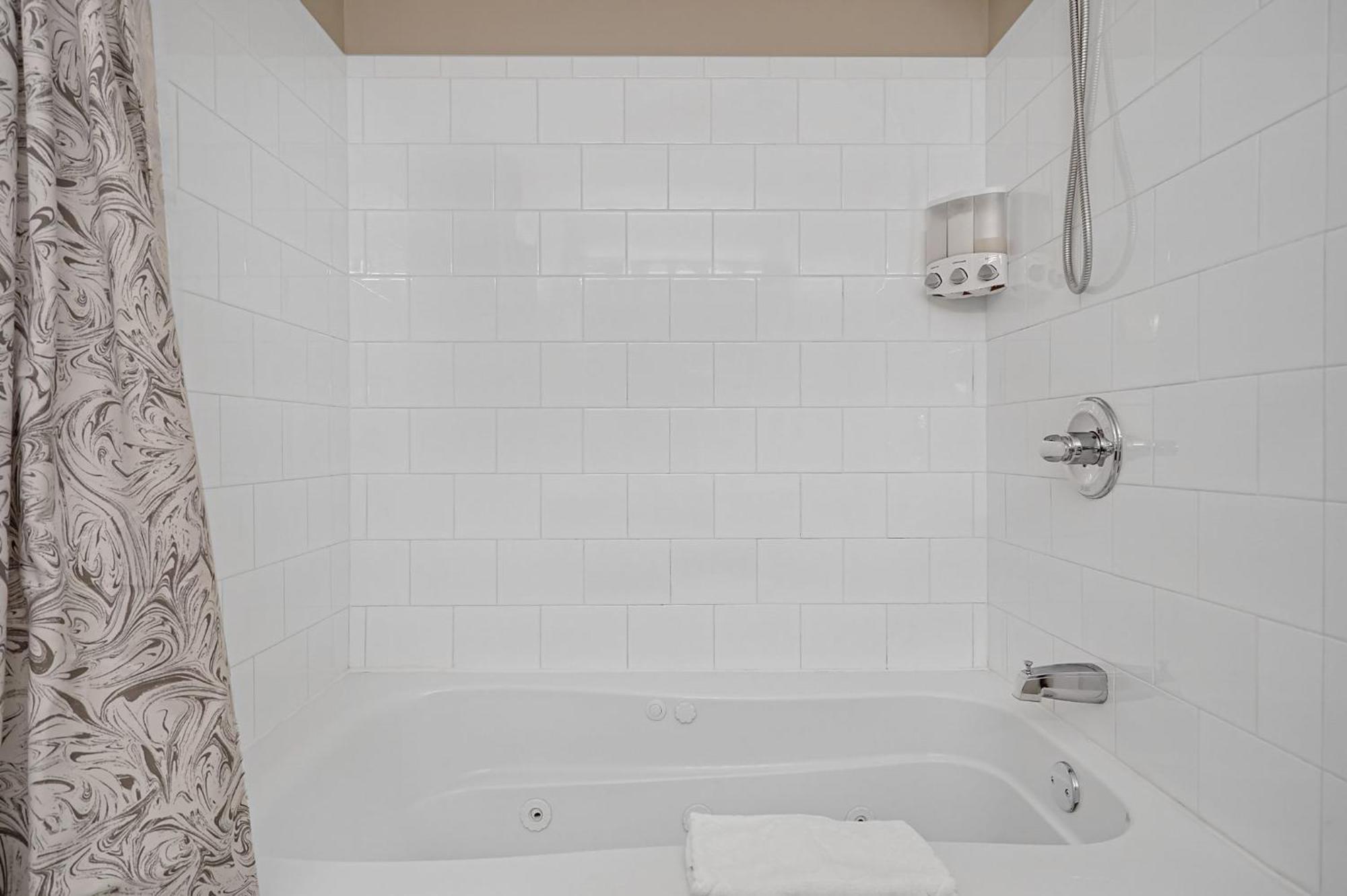 Lux Townhouse, Walk To All, Sleeps 6 Adults Louisville Exterior photo