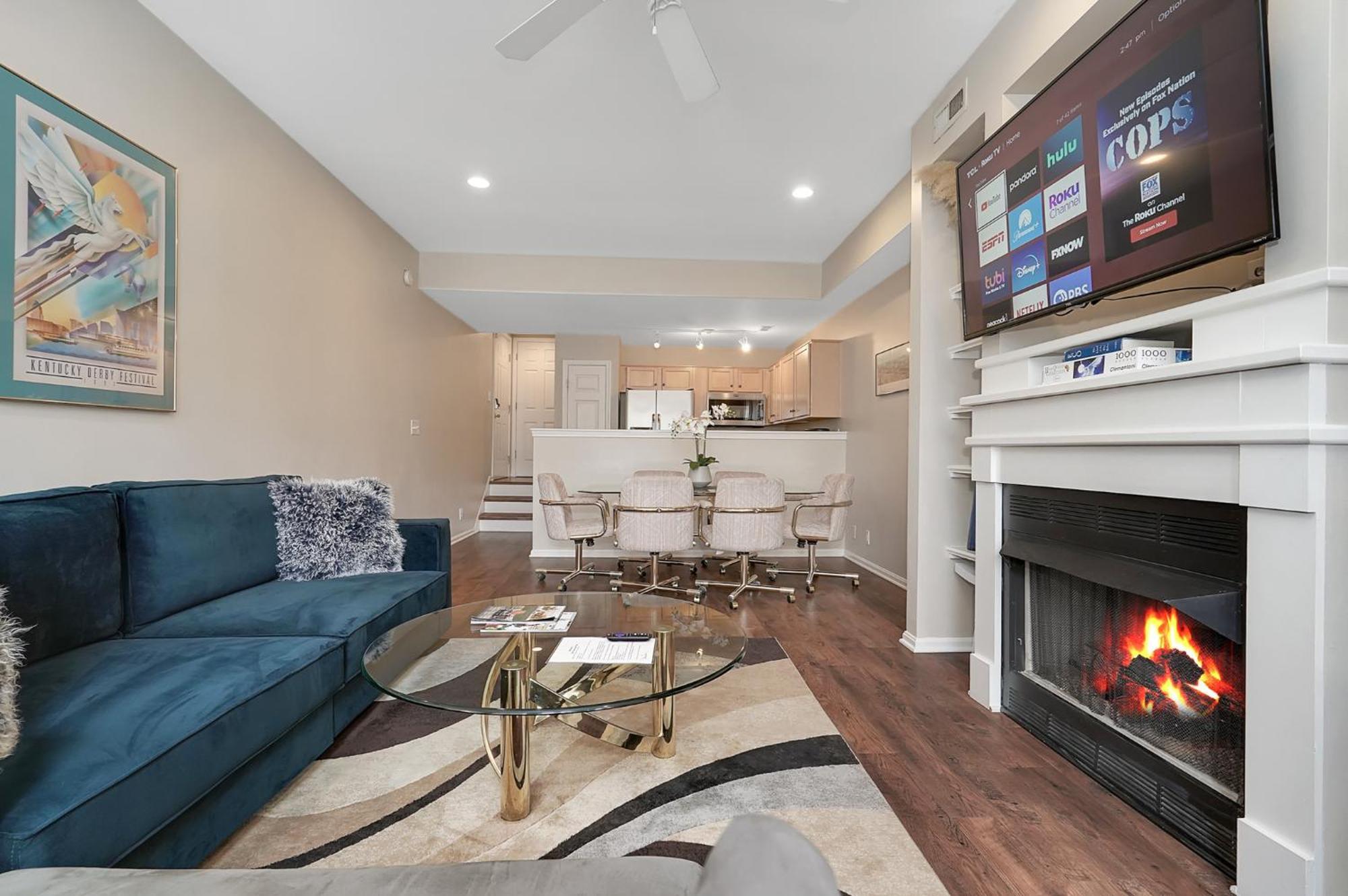 Lux Townhouse, Walk To All, Sleeps 6 Adults Louisville Exterior photo