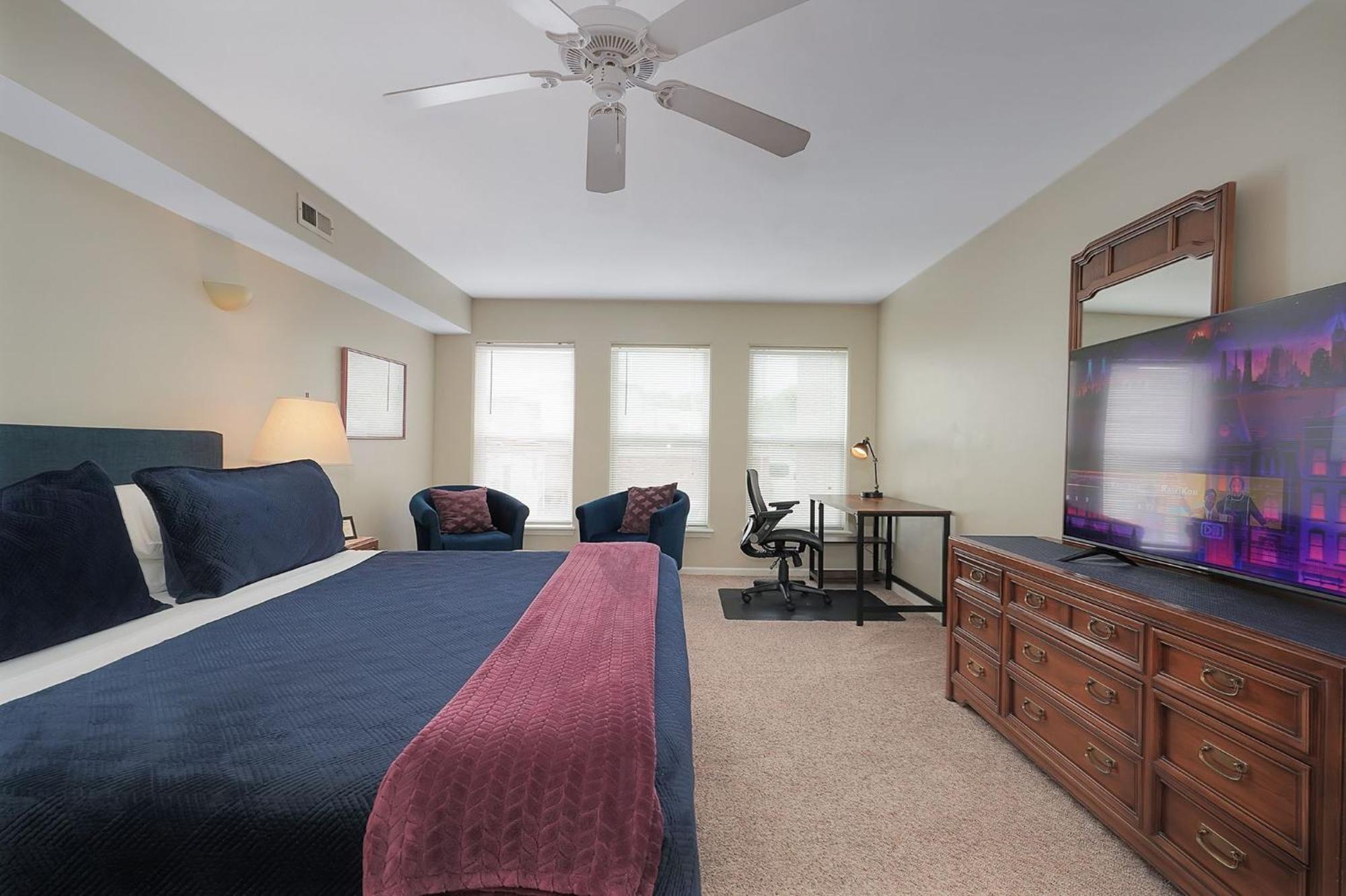 Lux Townhouse, Walk To All, Sleeps 6 Adults Louisville Exterior photo